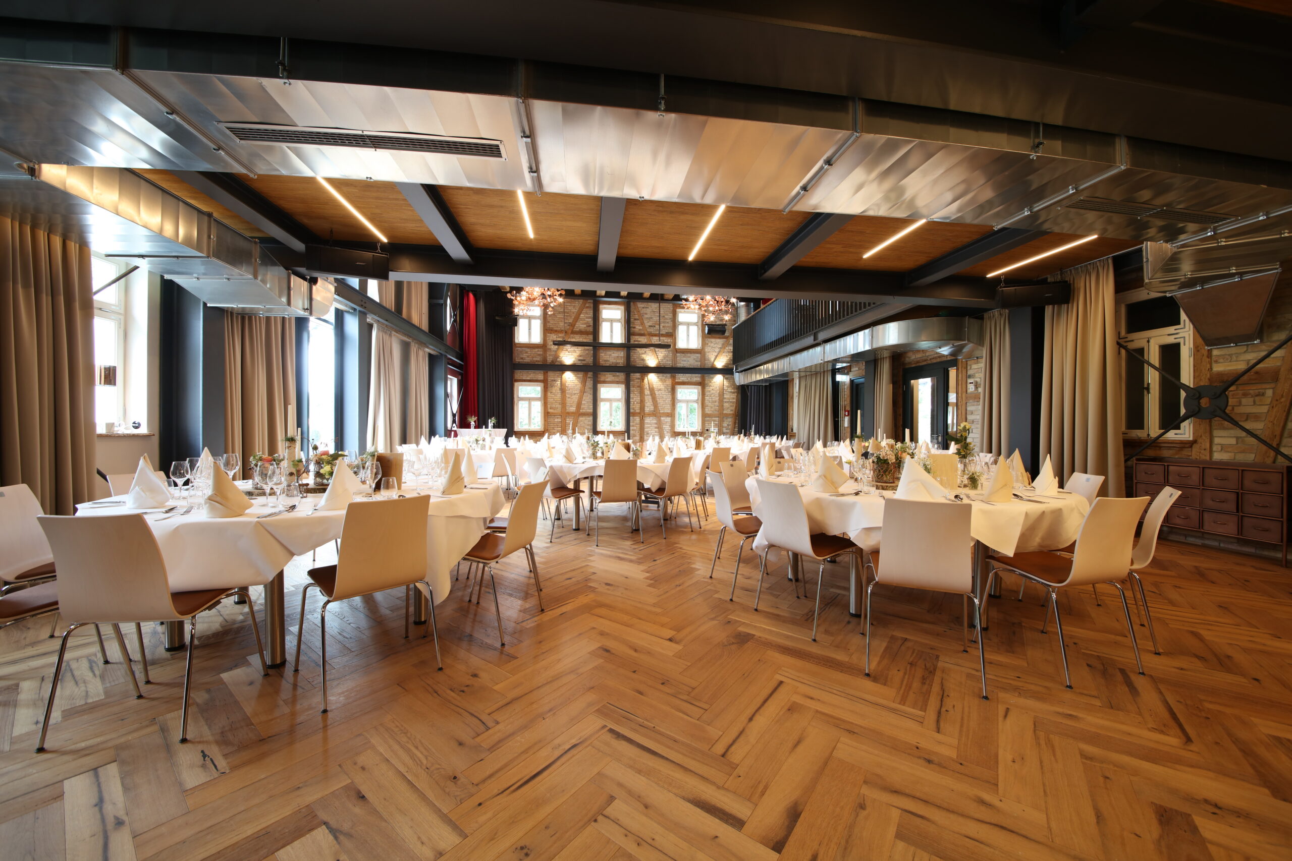 Heiraten-die-Saege-in-Kappel-Loewensaal-1